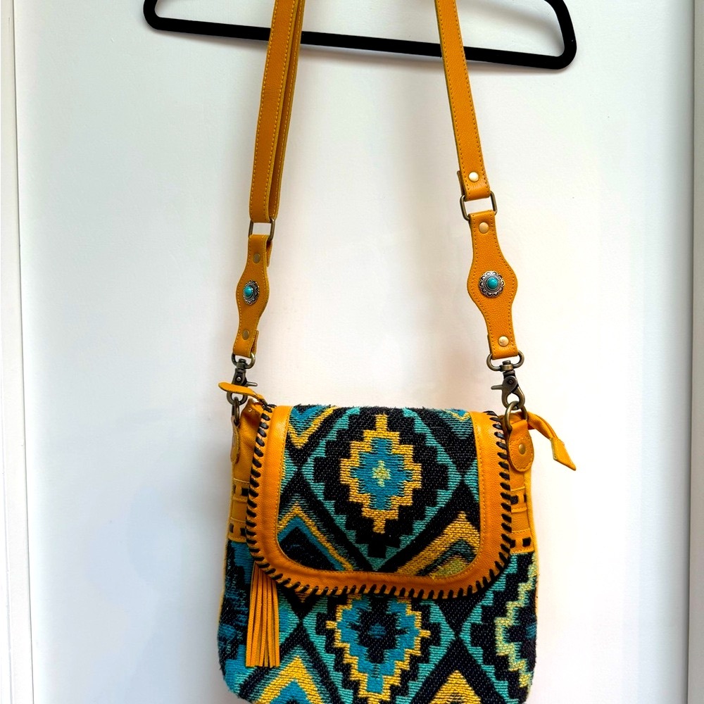 Beautiful Yellow and Black Patterned Boho Women's Bag - Picture 2 of 16